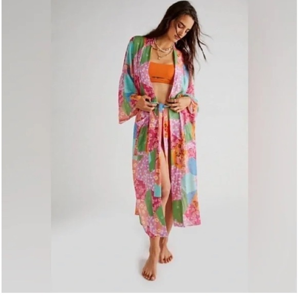 Spell and The Gypsy Collective Freda Kimono Robe in Lilly NWT! - Picture 2 of 8